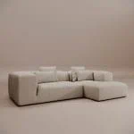 Sofa-chaise-longue-pequena-2-brazos-beige-caramelo-lateral-Atemporal-Comodo-Diseño